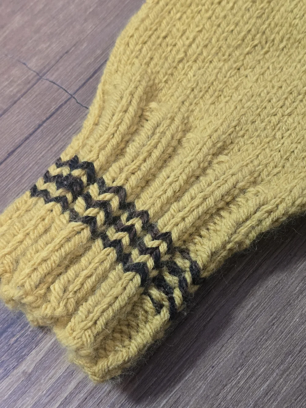 Handmade Mustard Yellow Knit Mittens with Brown Stripe Accent NWOT Hufflepuff